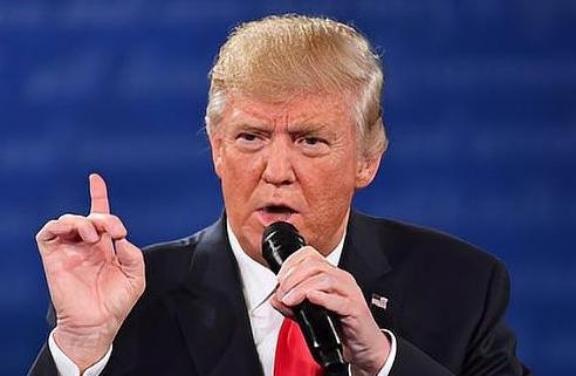 特朗普曾再次通告全球：台湾问题是中国自己的问题，美国尊重中国的任何一个举动，中国