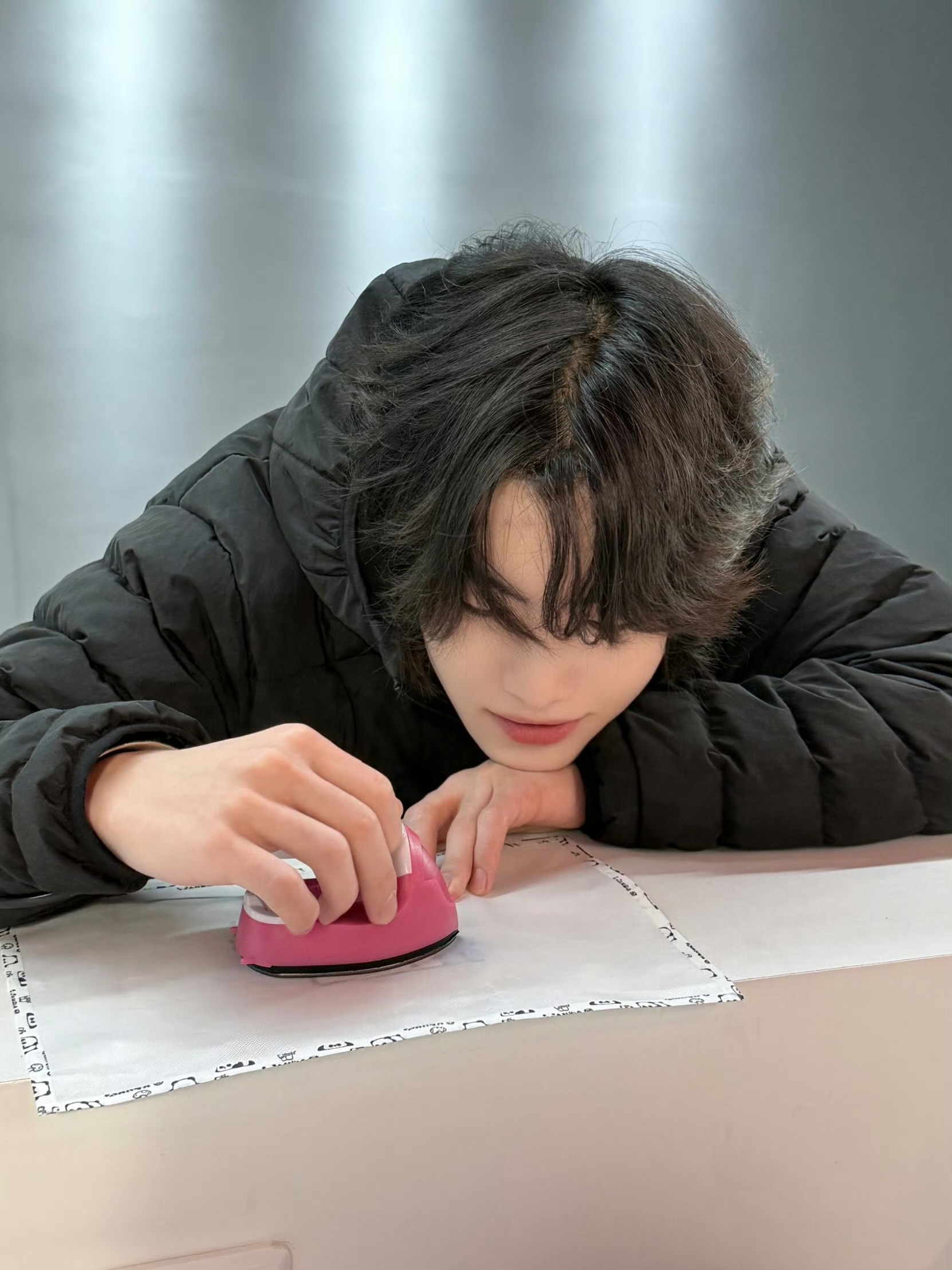 就这样认真用熨斗转圈圈烫豆电竞点播台 ai游我