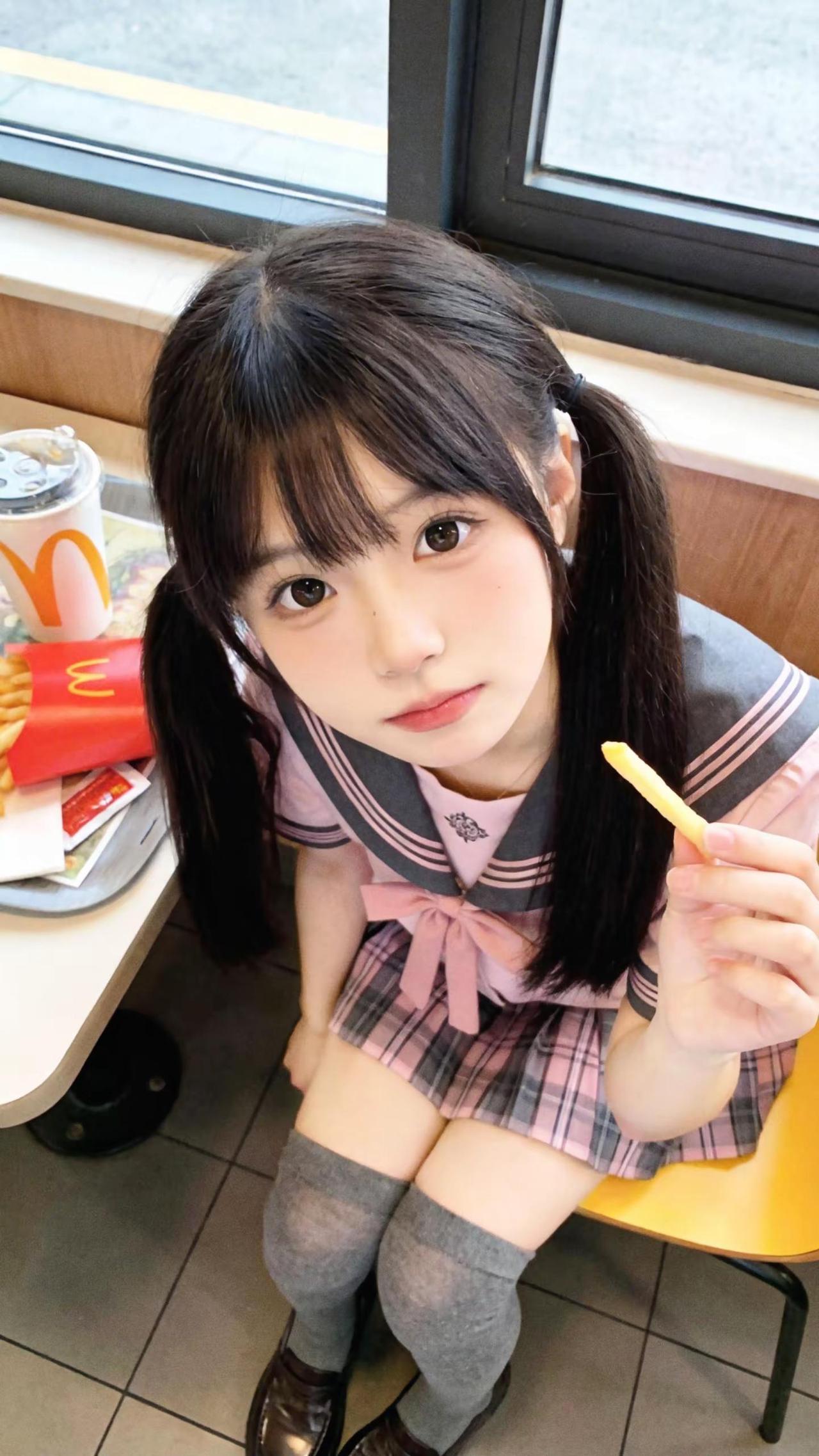 《麦当劳薯条》麦当劳拍照