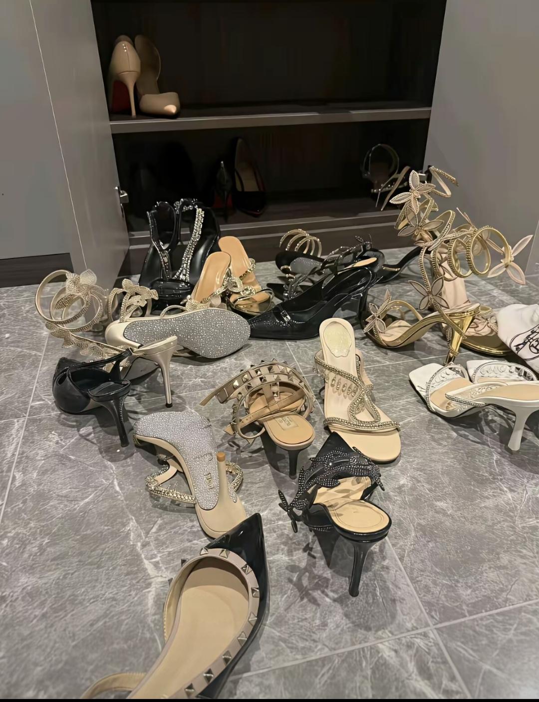 准备搬新家，收拾出以前很多鞋子，都是近两年买买买的新款鞋子，很多几乎都没有穿过，