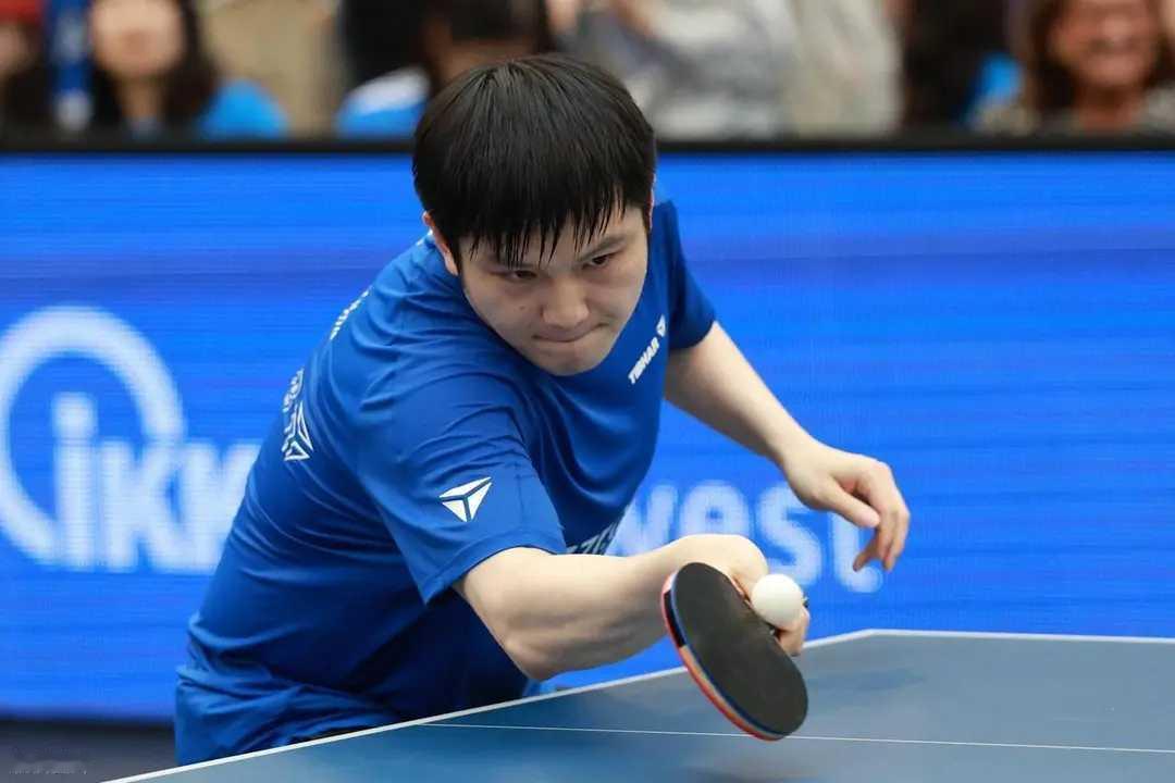 樊振东4-0横扫周雨 全运会男单首战开门红晋级16强全运会乒乓球  2025年1