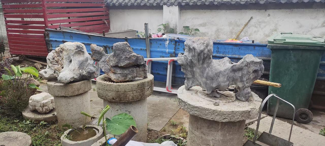 世间常说人生有三宝，但这一版的三宝，听着不太吉利——棺材、黄河、南墙。乍一听像是