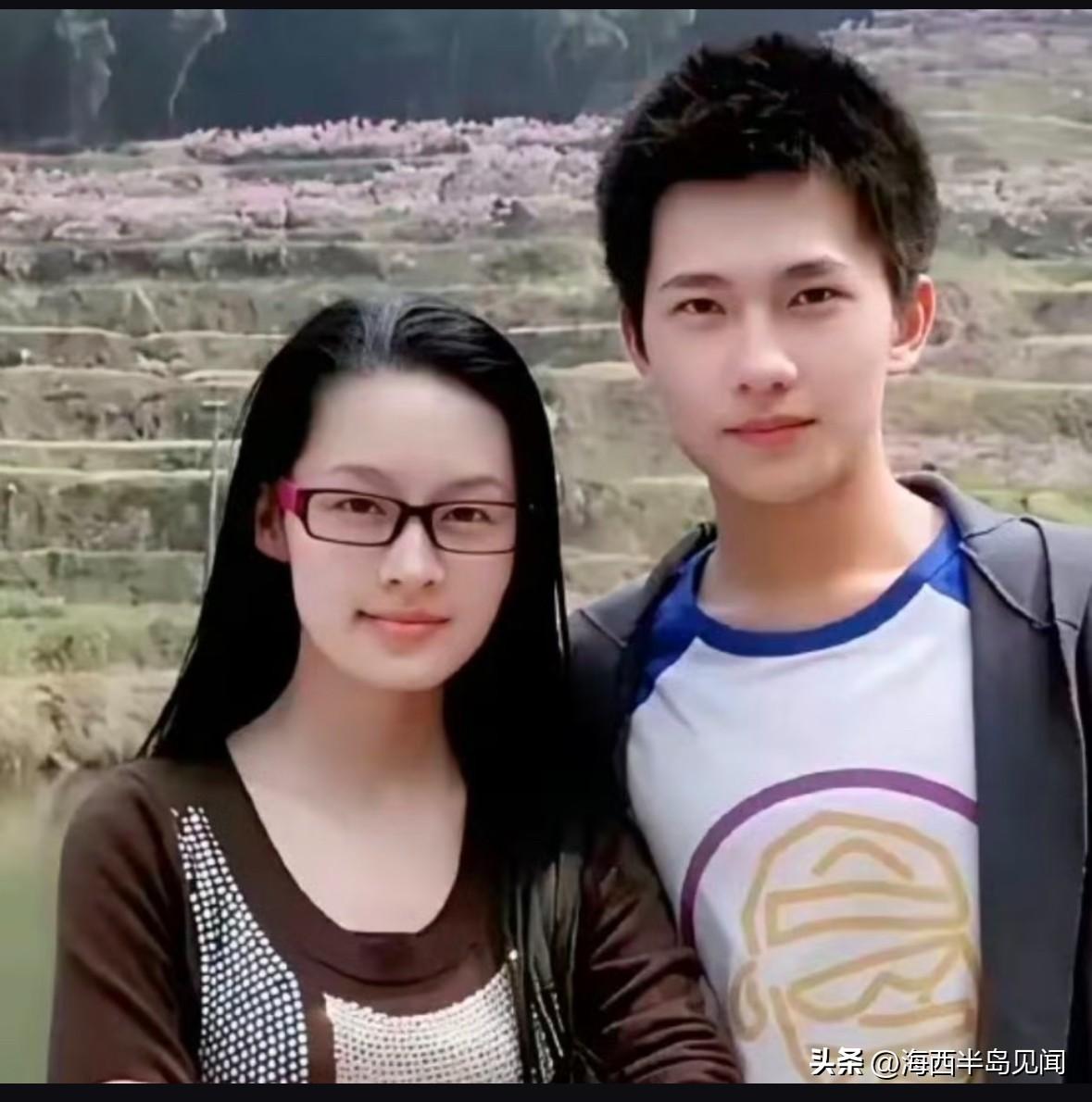 杨洋和李沁早期的合影。
杨洋青涩的面容，
看着像高中生，这脸也太正派了。
从来没
