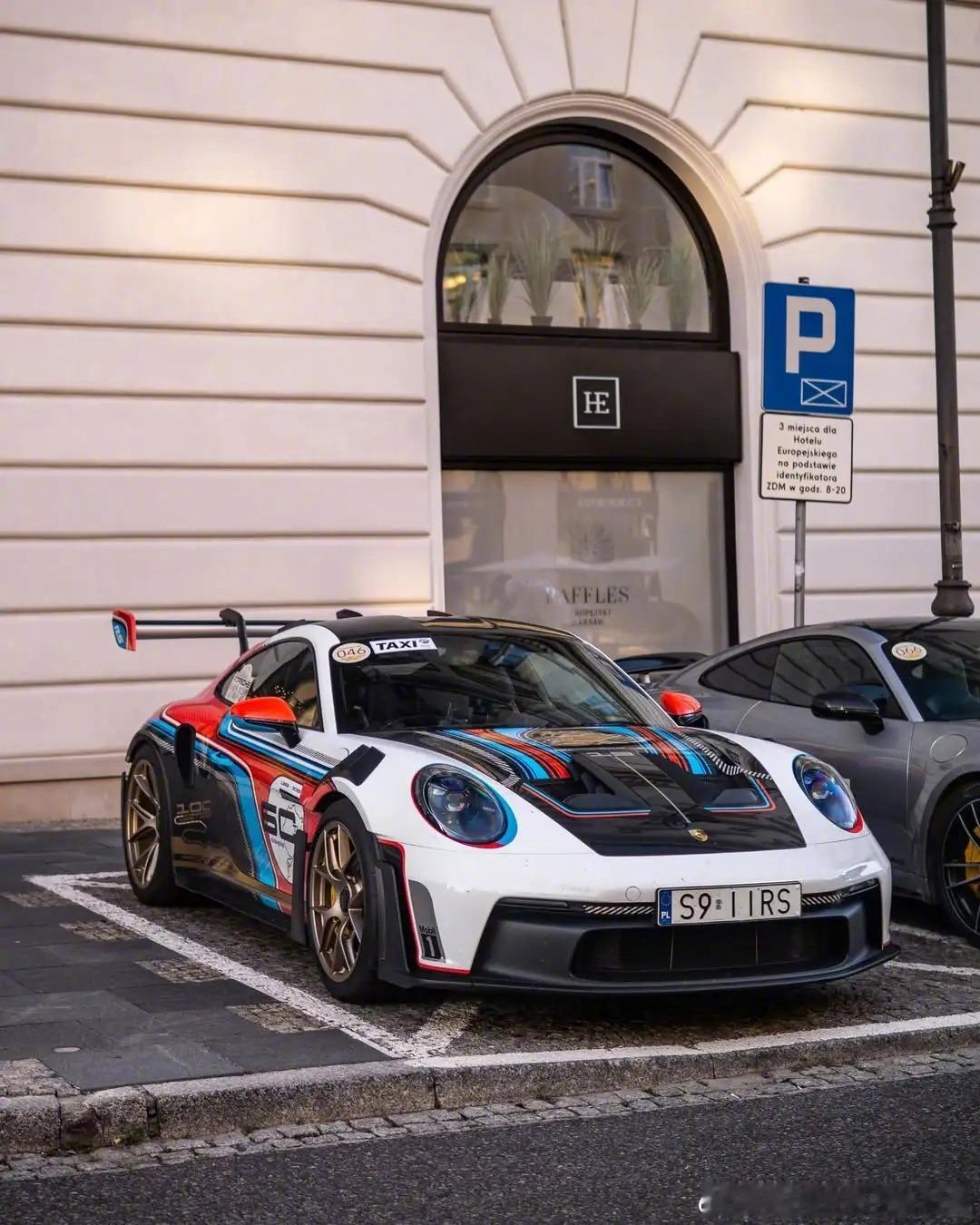 Porsche 911 GT3 RS，我去，玻璃怎么碎啦？！ ​​​