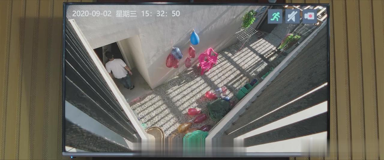 《不完美受害人》米芒为了钱，嫁错人的代价...

米芒家境不富裕，出来打工时，包