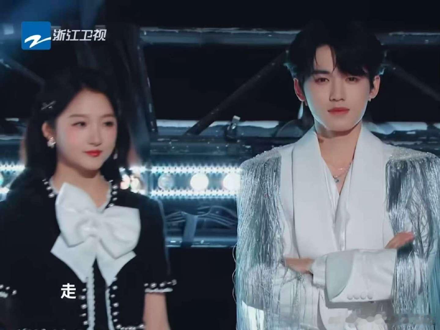 宋亚轩关晓彤身高差关晓彤宋亚轩身高差！ 关晓彤宋亚轩身高差🈶 ​​​