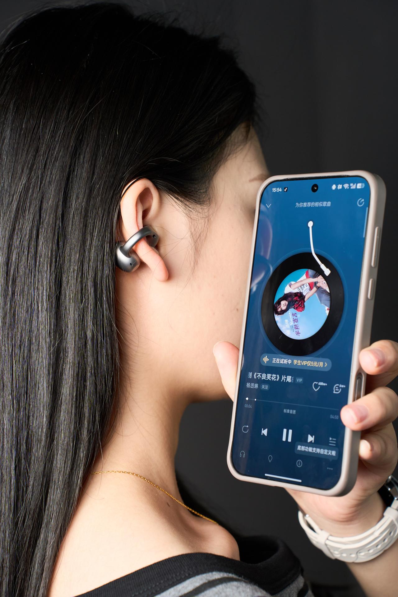 女声听了这么多年，这次耳机终于对味了
有没有人跟我一样偏爱听女声的啊
比如说杨丞