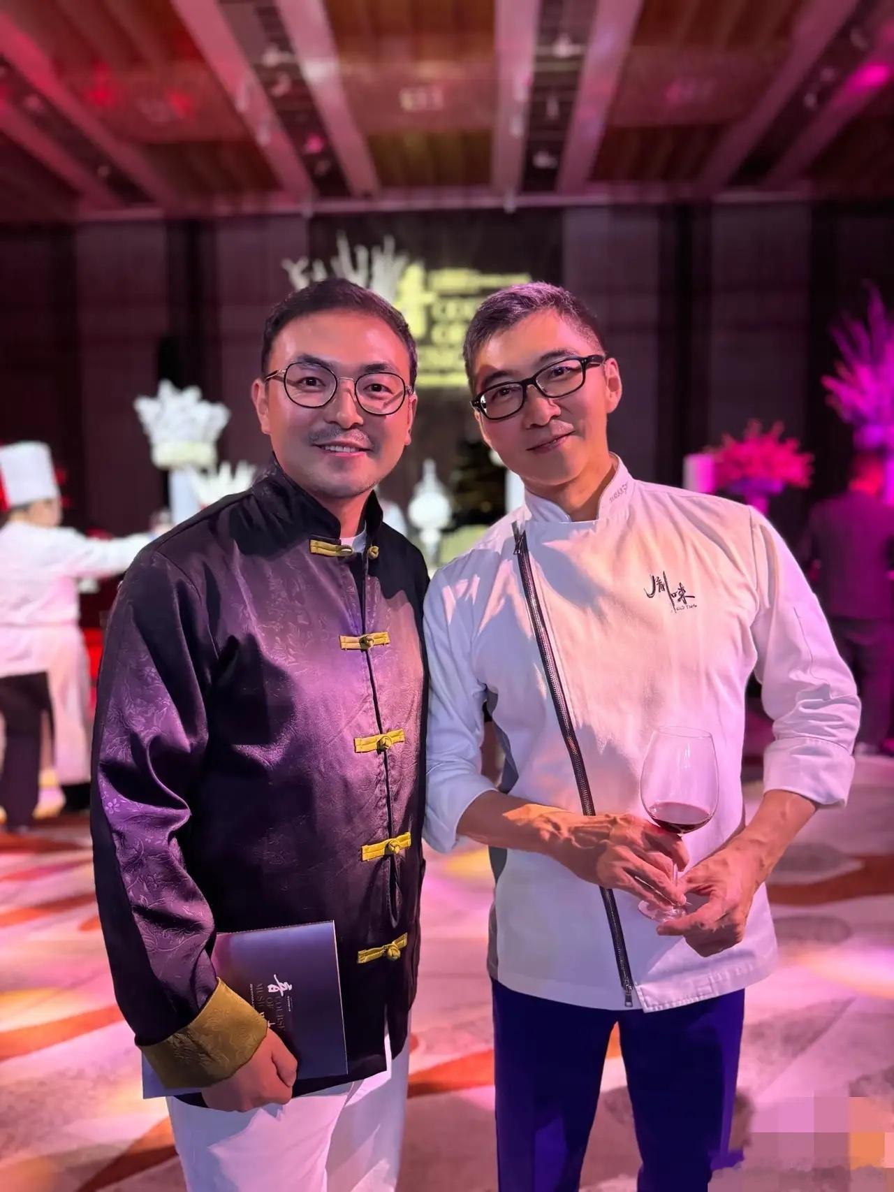 陈数老公赵胤胤好厉害，竟然在柏悦酒店美食美酒之旅上化身大厨，给嘉宾做大餐，每一道