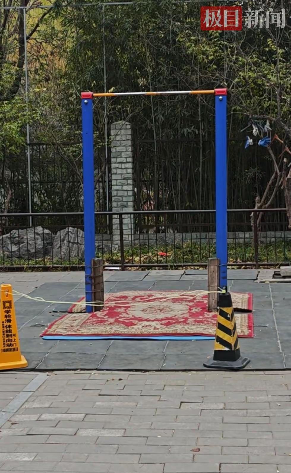 北京一六旬老人连续做了14个单杠大回环后，突发心梗离世。视频展示，老人做完动作，