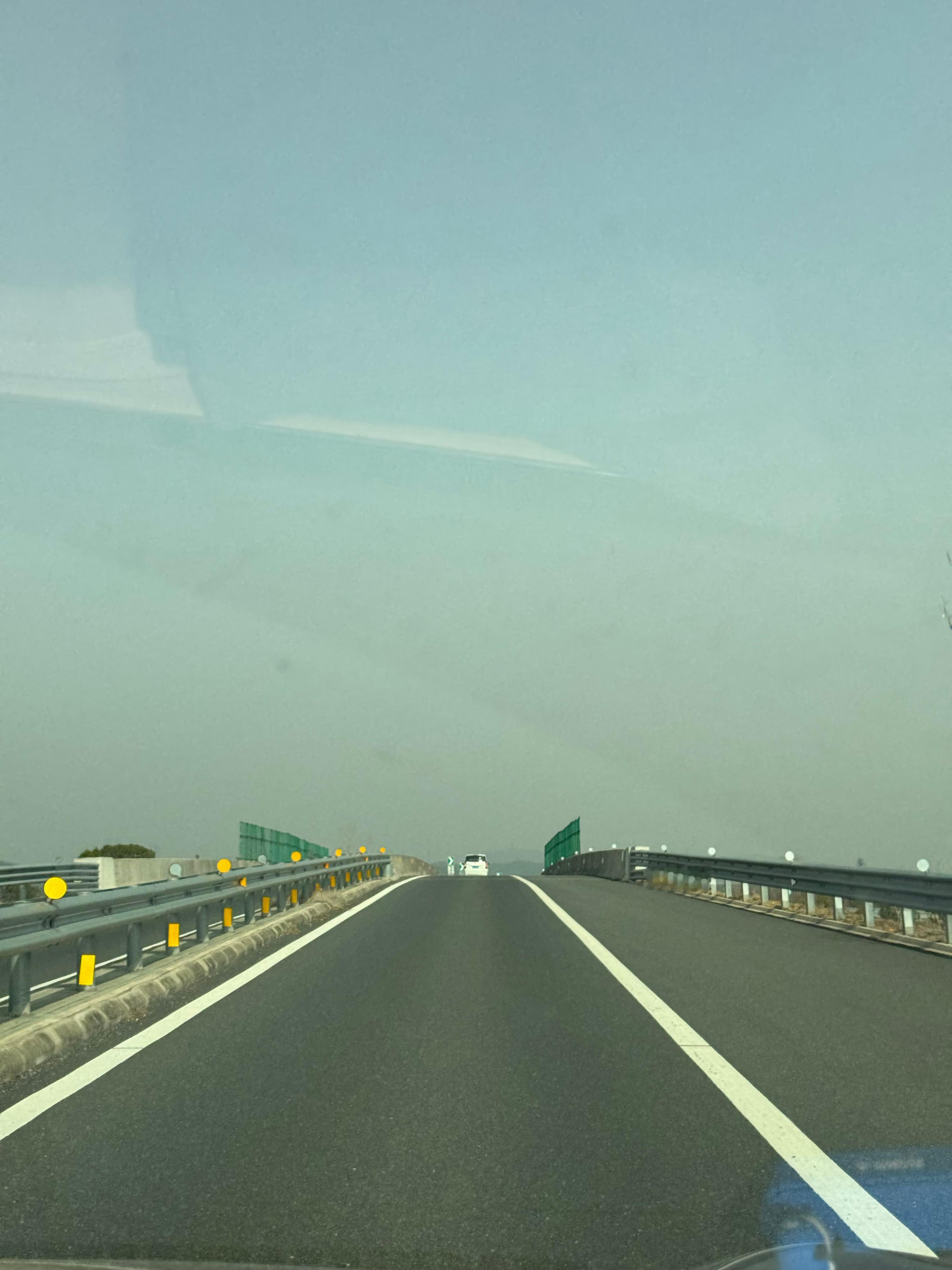 高速堵车车车车车高速公路车车车车 没啥车哈……来来来，评论抽🧧🧧🧧🧧，告