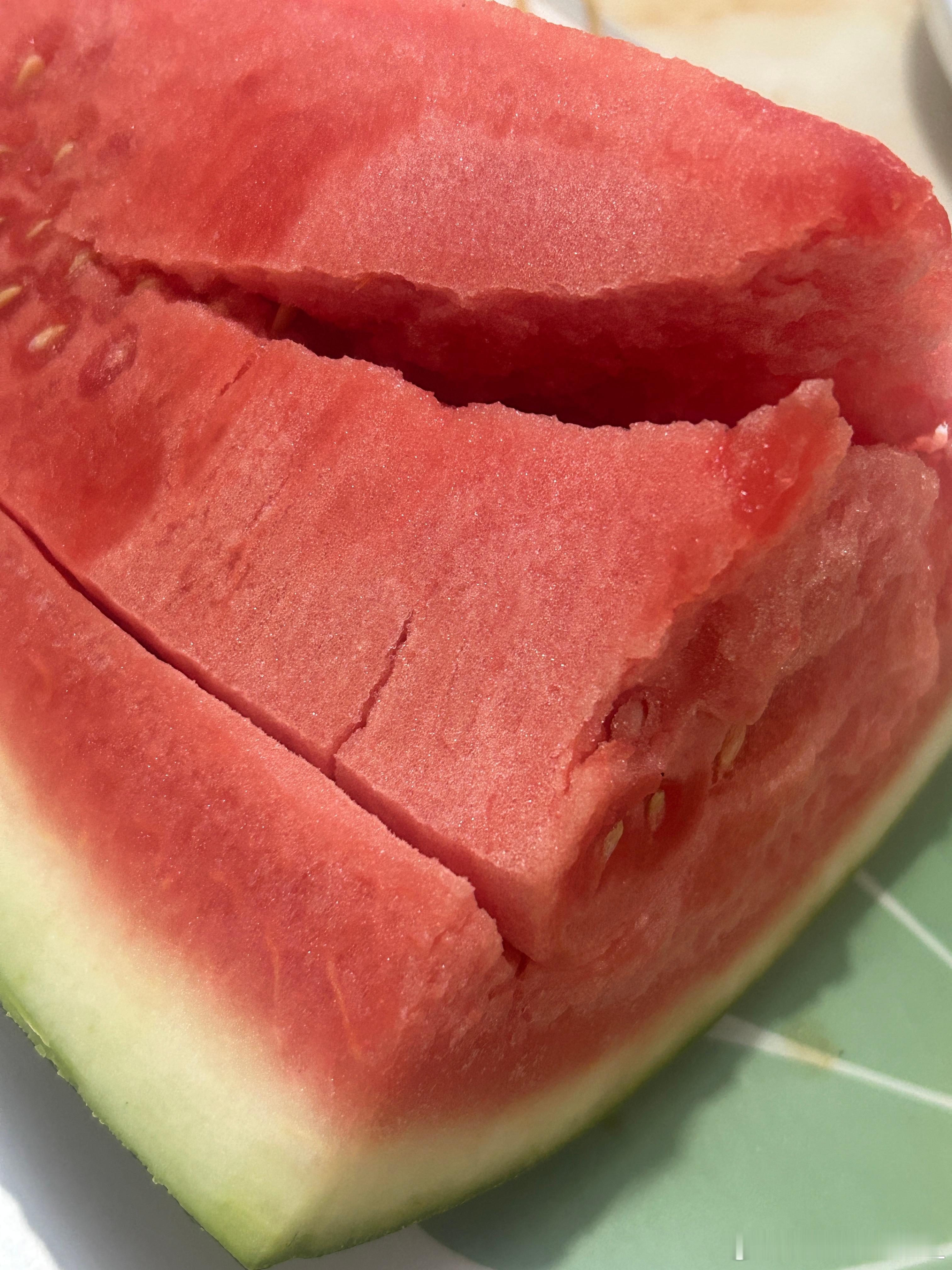 来个大西瓜🍉消消暑。降降火