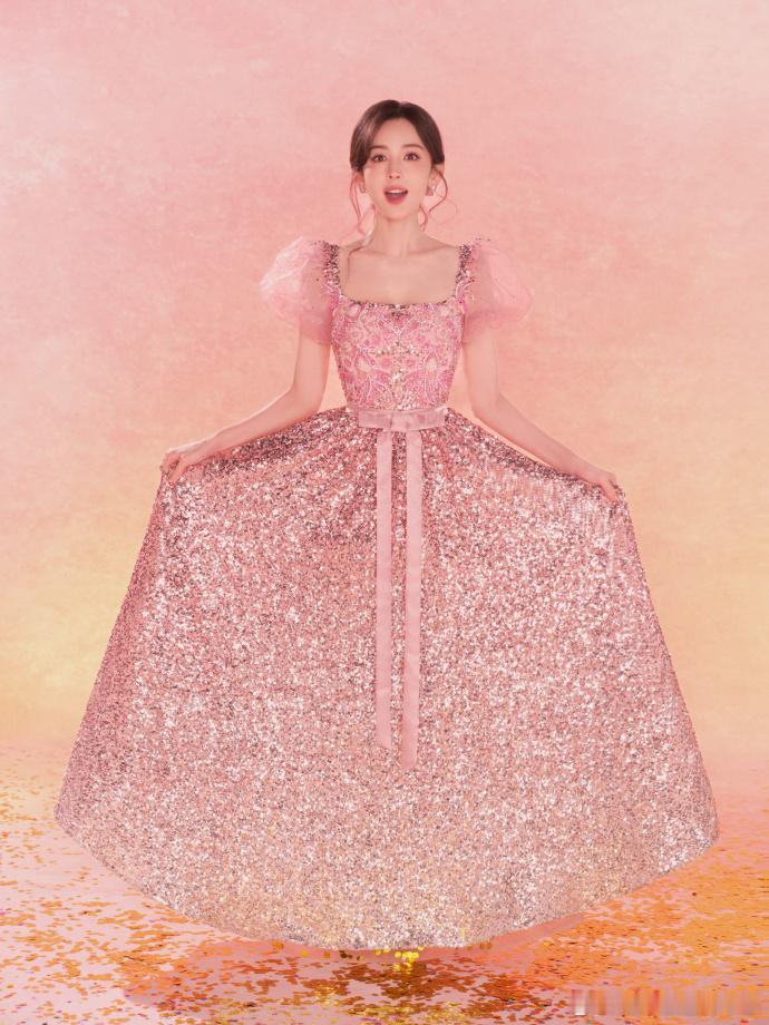 娜扎大年初三宜发vlog看完娜扎的火锅vlog真的心情超好，简简单单的过年日常，