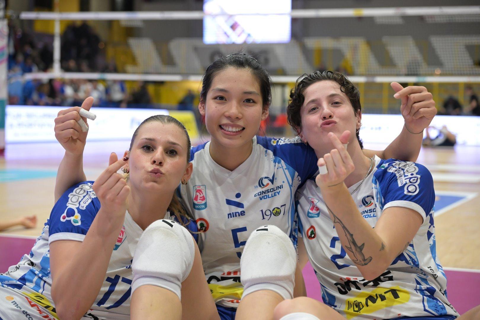 意大利女排联赛第21轮：圣乔瓦尼3-0零封佛罗伦萨（25-21，25-19，25