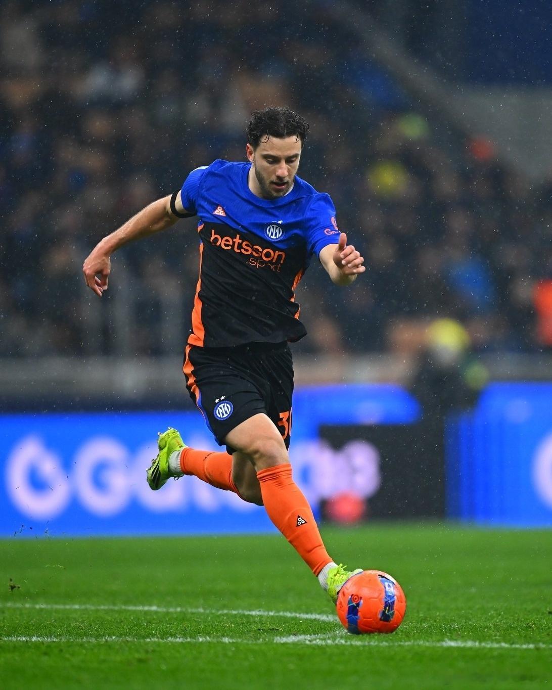 国际米兰球员奥古斯托肌肉疲劳无缘本轮比赛，希望问题不大。右翼卫引援没结果呢左翼卫