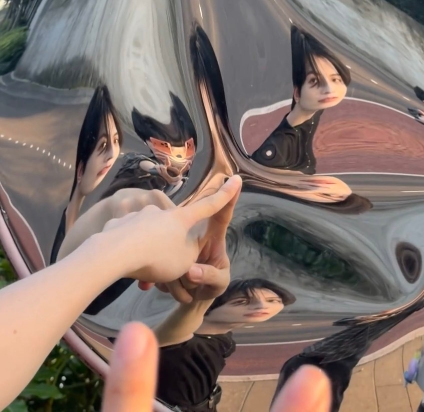 是这天！！！兰铃蓬蓬也在！！！ 兰铃蓬蓬是紫色的💜💜所以女儿们也在！！！ 