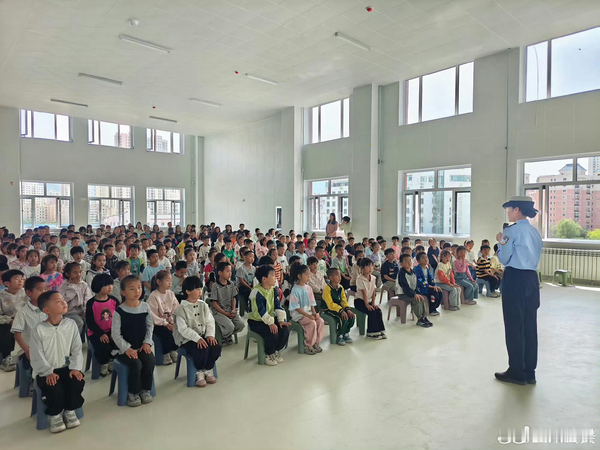 兰州公安交管雁滩大队定制安全课 【萌娃课堂·安全种子悄悄种】 兰州公安交管雁滩大