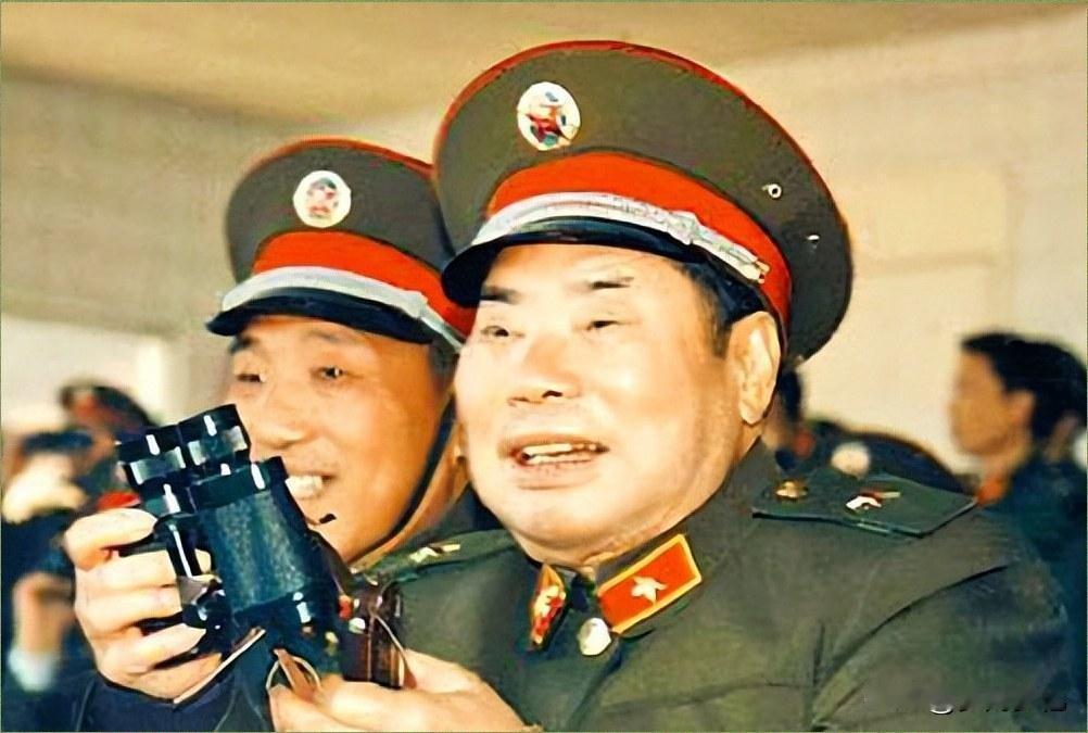 1988年授衔，健在的2位元帅2位大将26位上将均未参与，唯独一个75岁老人再授