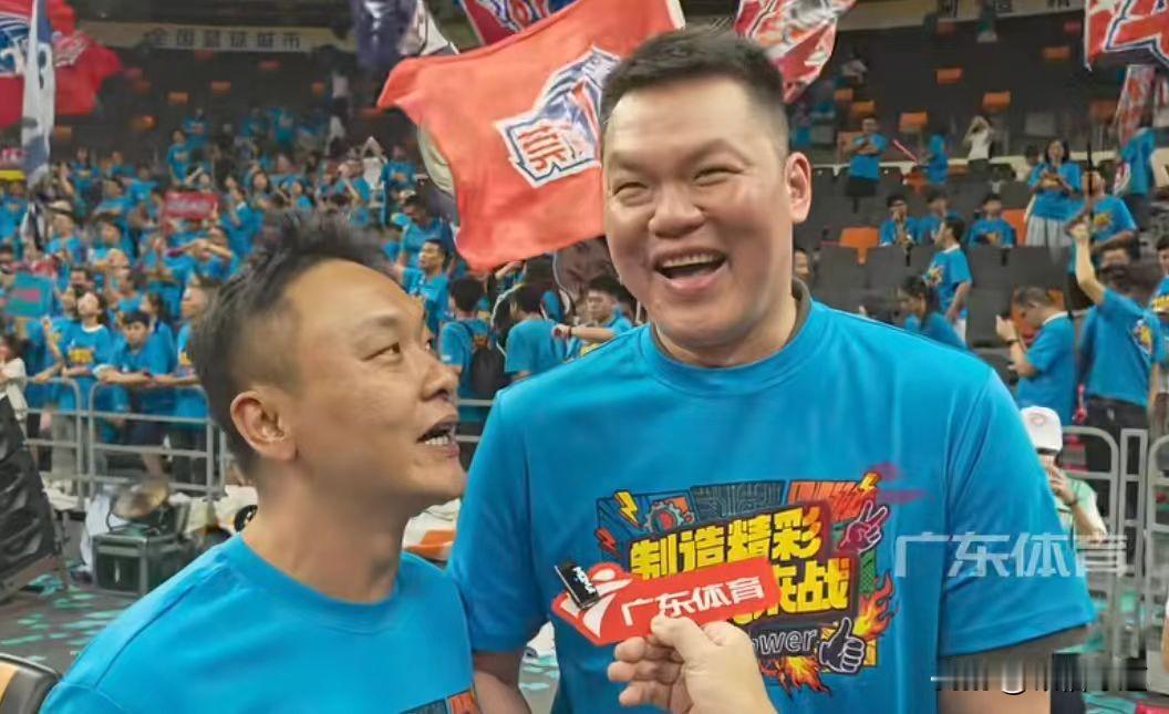 粤BA总决赛，朱芳雨、关师傅现场解说，赛后在接受媒体采访时一顿调侃，暴露了朱芳雨