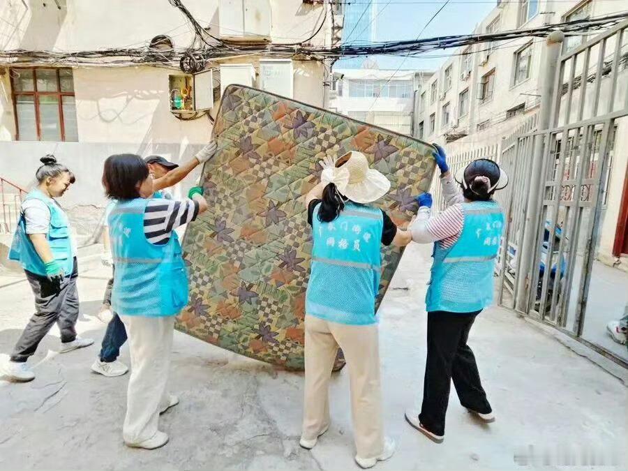 兰州城关广武门街道擦亮宜居底色【畅通楼道生命通道】兰州市城关区广武门街道广后街社