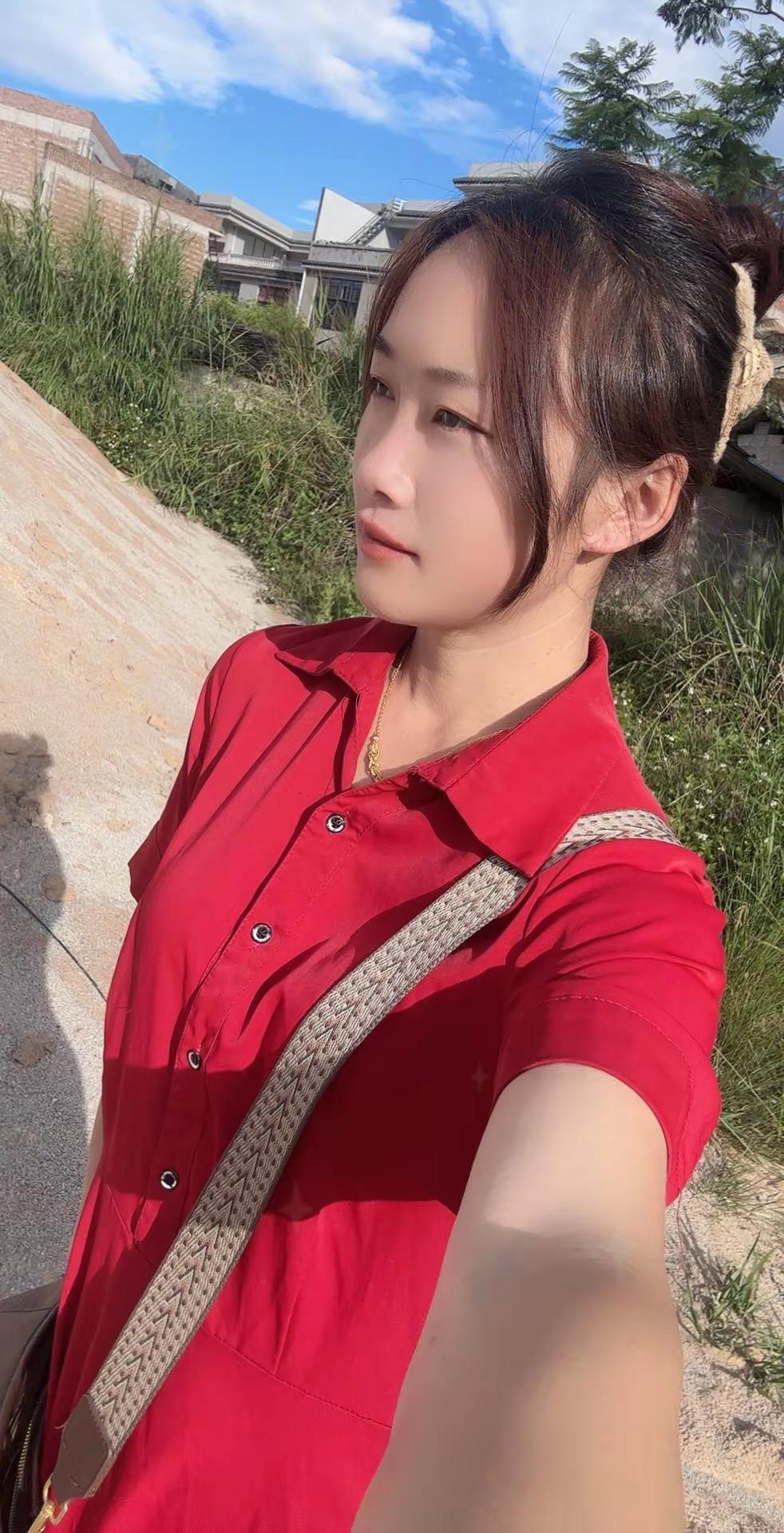 放空的心，才是最好的礼物，独走的路，才是最好的风景我的夏日户外穿搭 乡间甜美穿搭