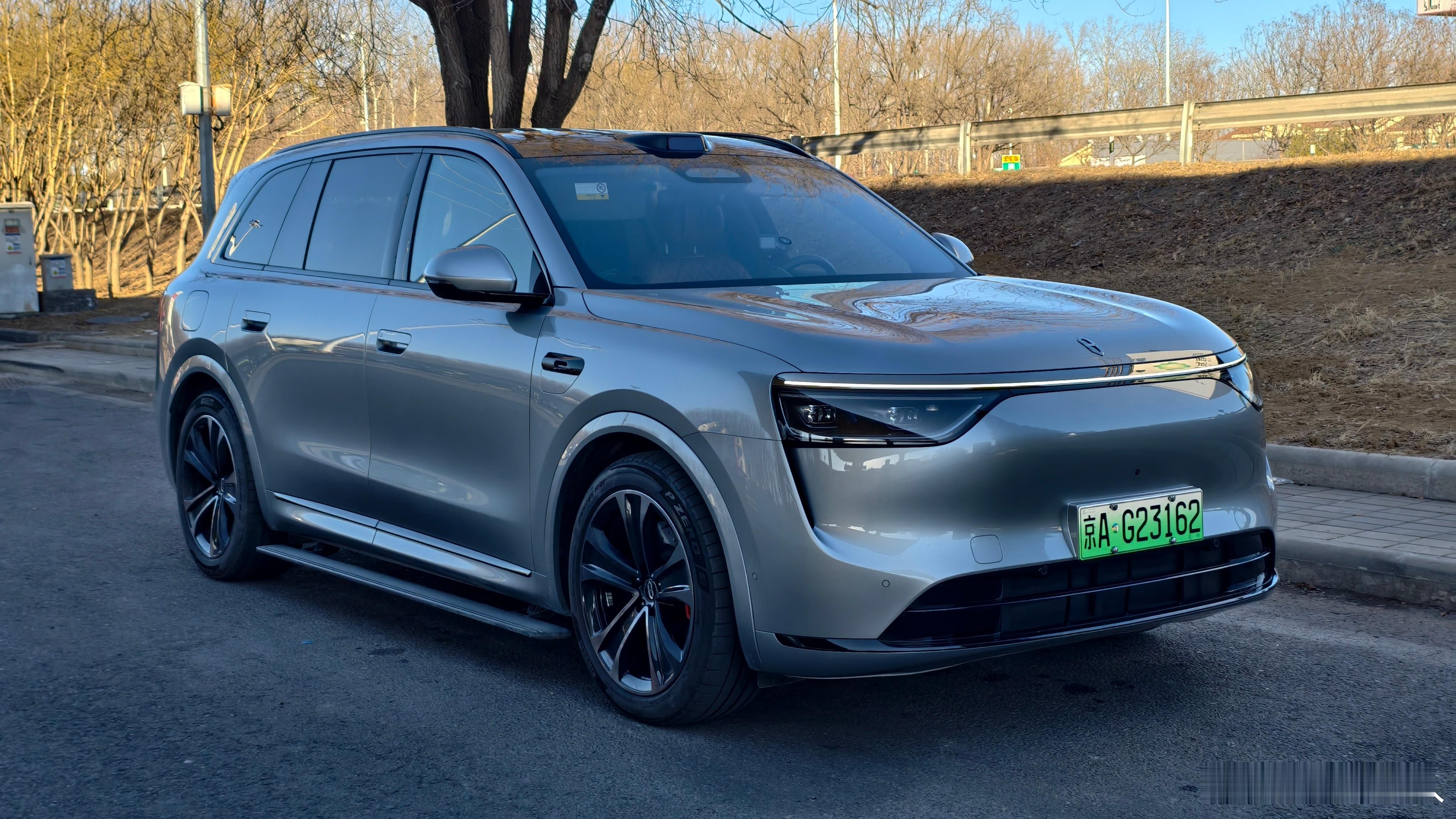 这么好的天儿太适合一次长途自驾旅行了提一台问界i8去趟榆次。这款车最近两个月突然