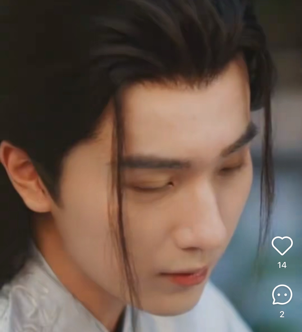 这是李宏毅啊？三年前的剧吗？这个两个小须须真的有必要留吗？造型一言难尽啊。和我之