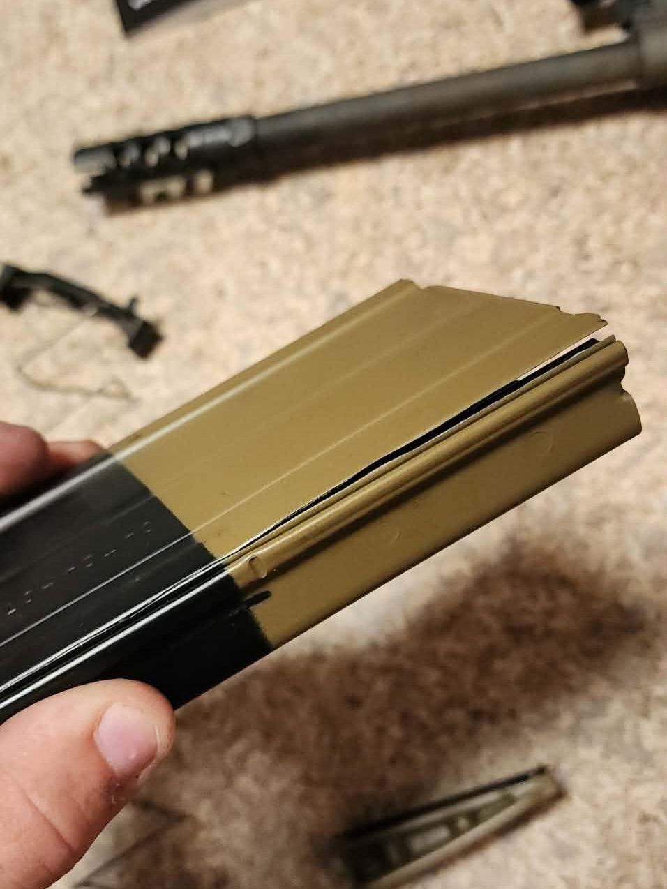烽火问鼎计划 FN SCAR 17S 步枪在未关闭枪机的情况下射击时出现的弹药爆