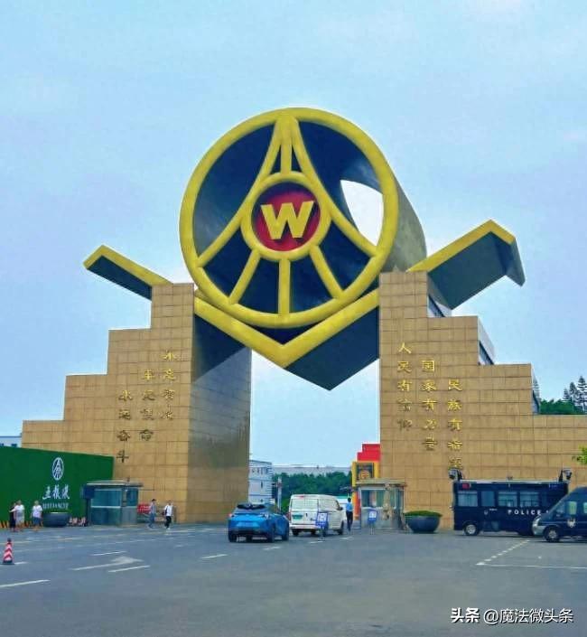 399元一瓶突然爆单！上市60天赚1亿，五粮液换赛道很成功五粮液这次换赛道推出的