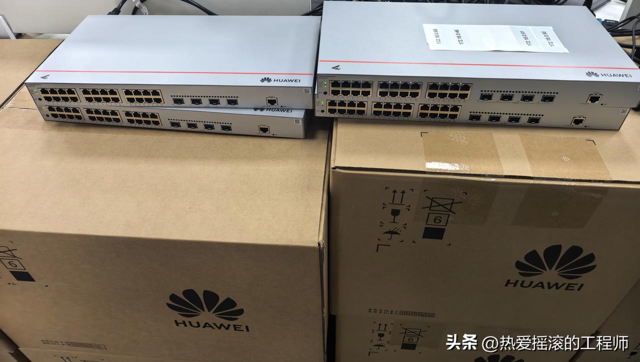 记得以前华为交换机配个SSH网管功能，要敲十多条命令，稍有不慎就要排查半天。现在