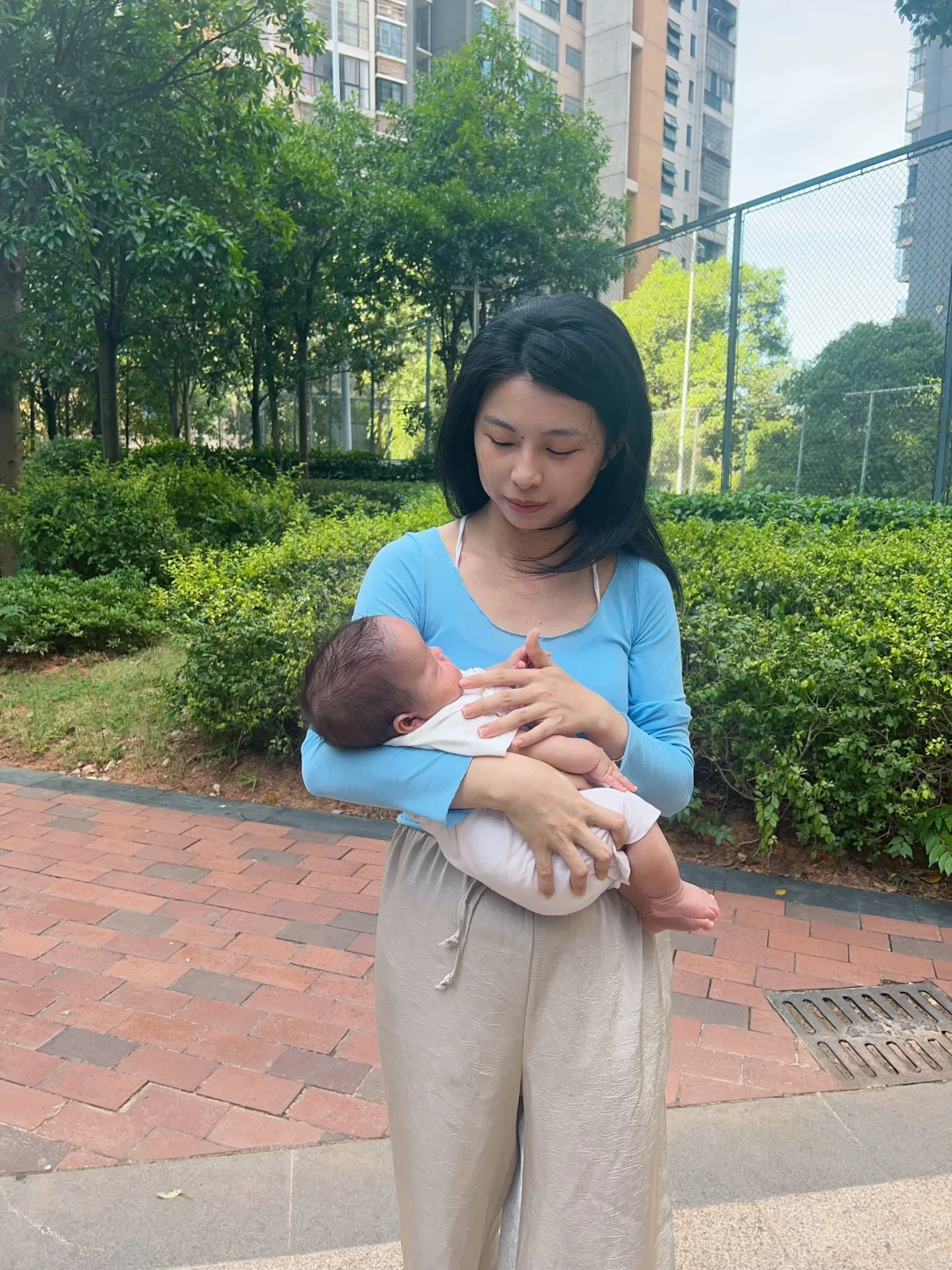 三月龄宝宝睡着突然大哭起来，好委屈🥺