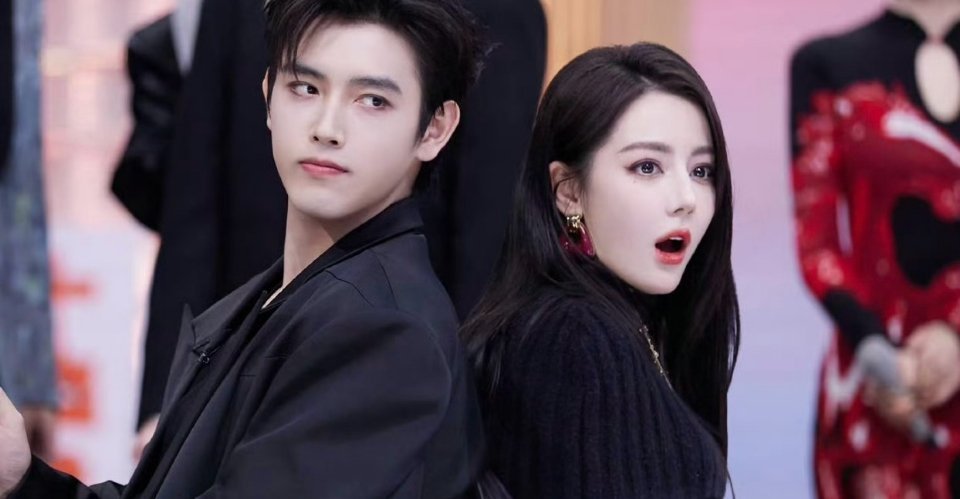 迪丽热巴陈飞宇同框被吐槽有年龄感迪丽热巴陈飞宇同框竟然被吐槽有年龄感剧我看的时候