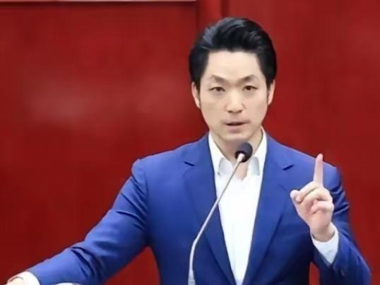 统一台湾，不能一直等！蒋万安从其出身，经历，从政施政能力政见等方面来看，如果20