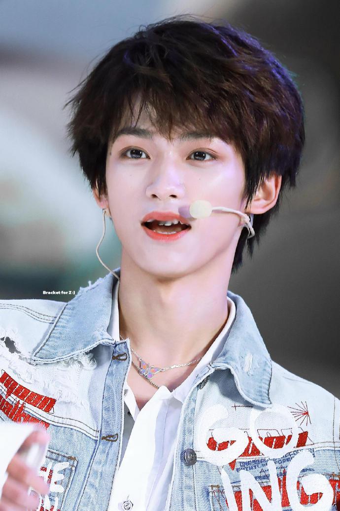 来自18岁梓渝的独白 梓渝萌萌的脸办manman的事 梓渝萌萌的脸办manman