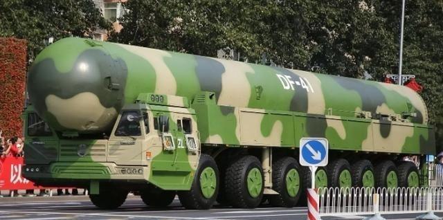 一枚东风41能直接摧毁一艘航母吗？说实话，一枚东风41想干掉十艘航母都没问题。很