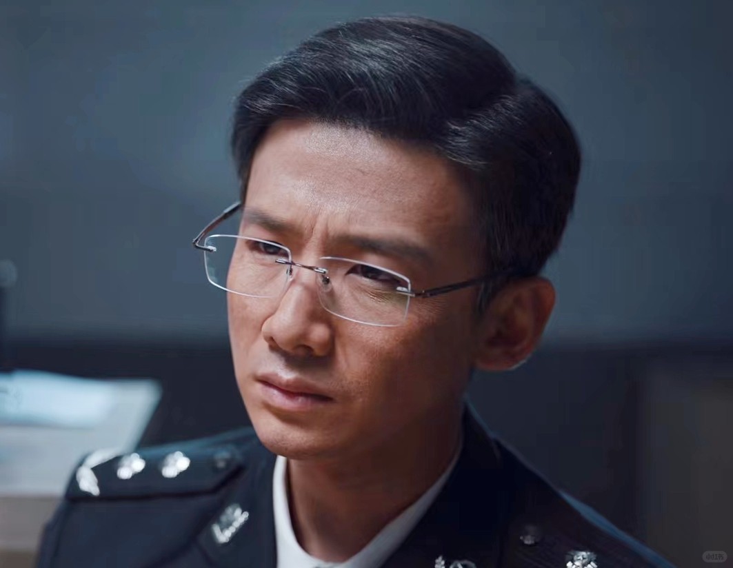 南来北往：大结局汪新的妆容看上去太年轻了