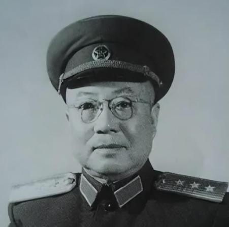 他是全军最难管的开国上将，谁劝都不听，却唯独对陈赓心悦诚服...
 
郭天民是红