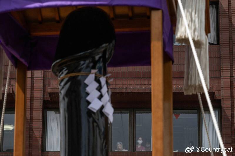 粉色神轿引围观！日本“生殖祭”上街游行，倡导打破性污名海外新鲜事日本 金山神社近