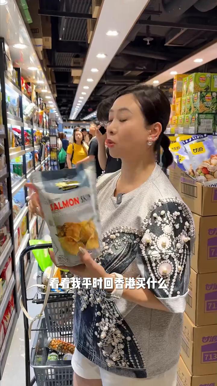 来香港了，不去药妆店，不买滋补品，那等于白来。但是怎么买？去哪里才会不踩雷？今天