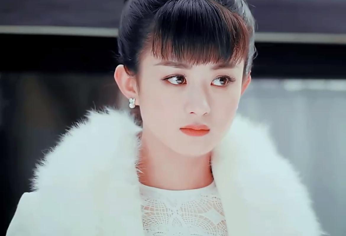 赵丽颖不演了？
《九门》开机，陈伟霆、曾舜晞、陈瑶亮相，唯独不见赵丽颖。
大家都