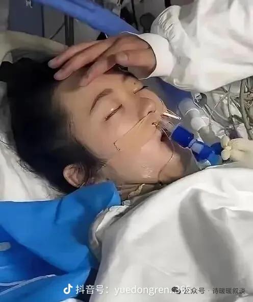 瞬间破防！河南21岁女孩弥留之际

紧紧攥住父亲的手，一句临终心愿，

让老父亲