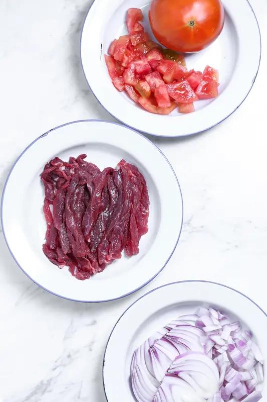 重大节日家人聚在一起，在家做菜着实是门学问。得充分兼顾大家的口味，力求一碗水端平