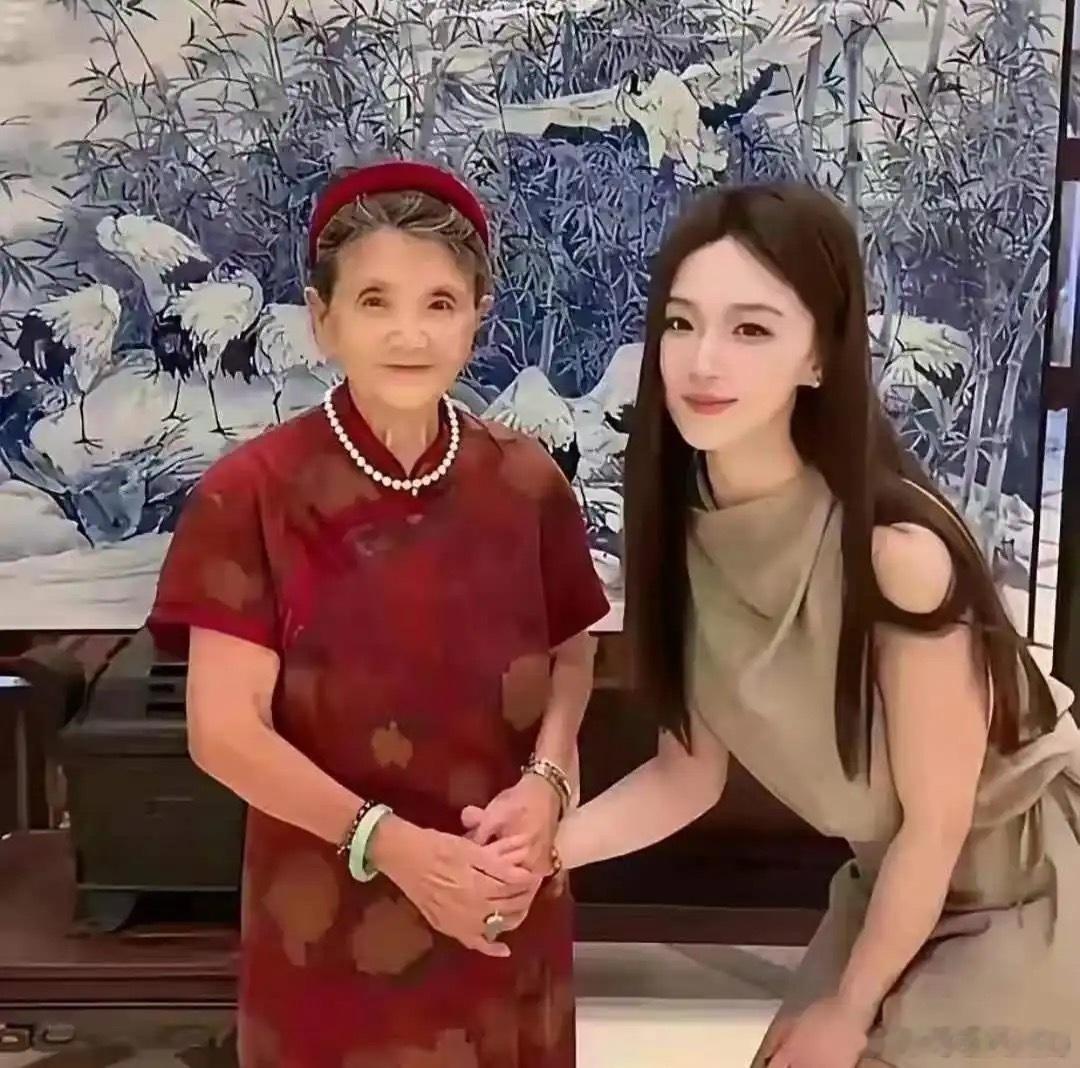 黄圣依离婚是正确的杨子火速找新欢杨子的妈妈立马接受新儿媳你看对儿子新女友有多满意