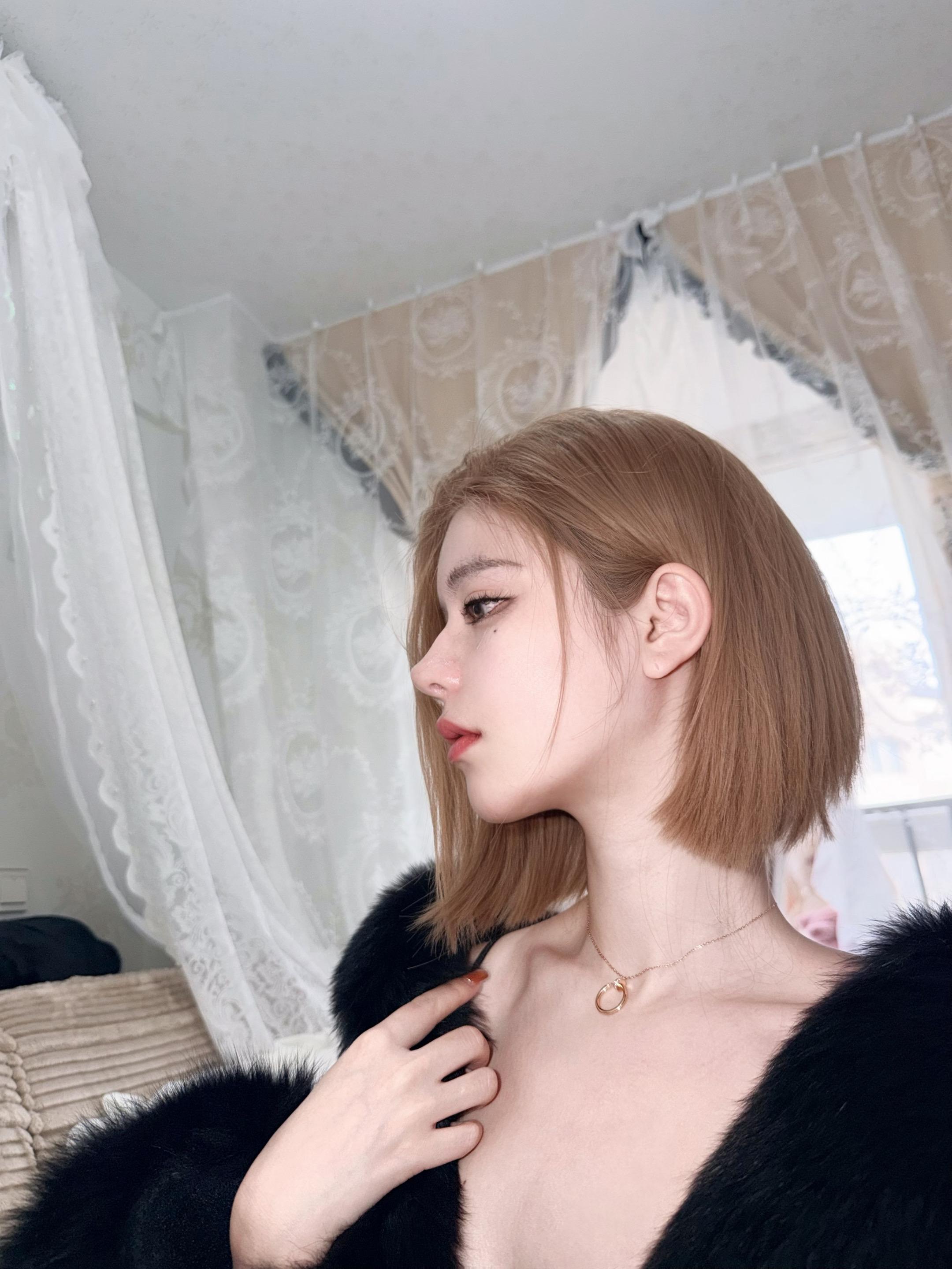 短发也不错。