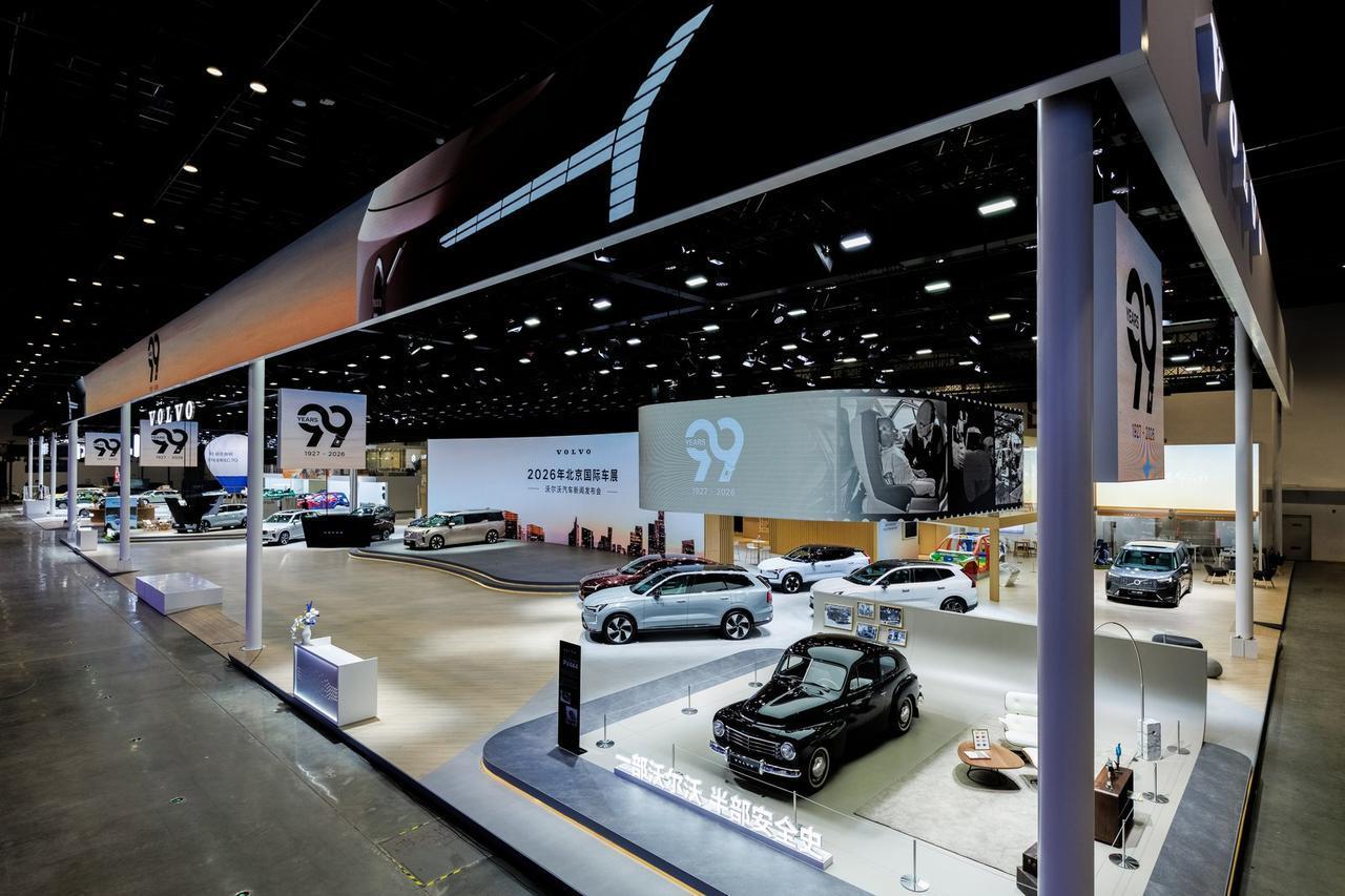 北京车展逛沃尔沃展台：99 周年够实在，油电混全配齐
逛 2026 北京车展，沃