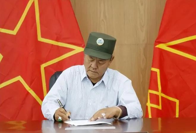 佤邦到底是何方神圣？竟然能让缅甸军近40年不敢动它？ 
首先佤邦联合军总兵力约1