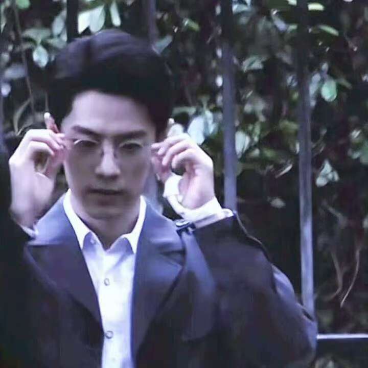 肖战任少白摘眼镜这下 还有人没看过任少白摘眼镜这下吗？！ ​​​