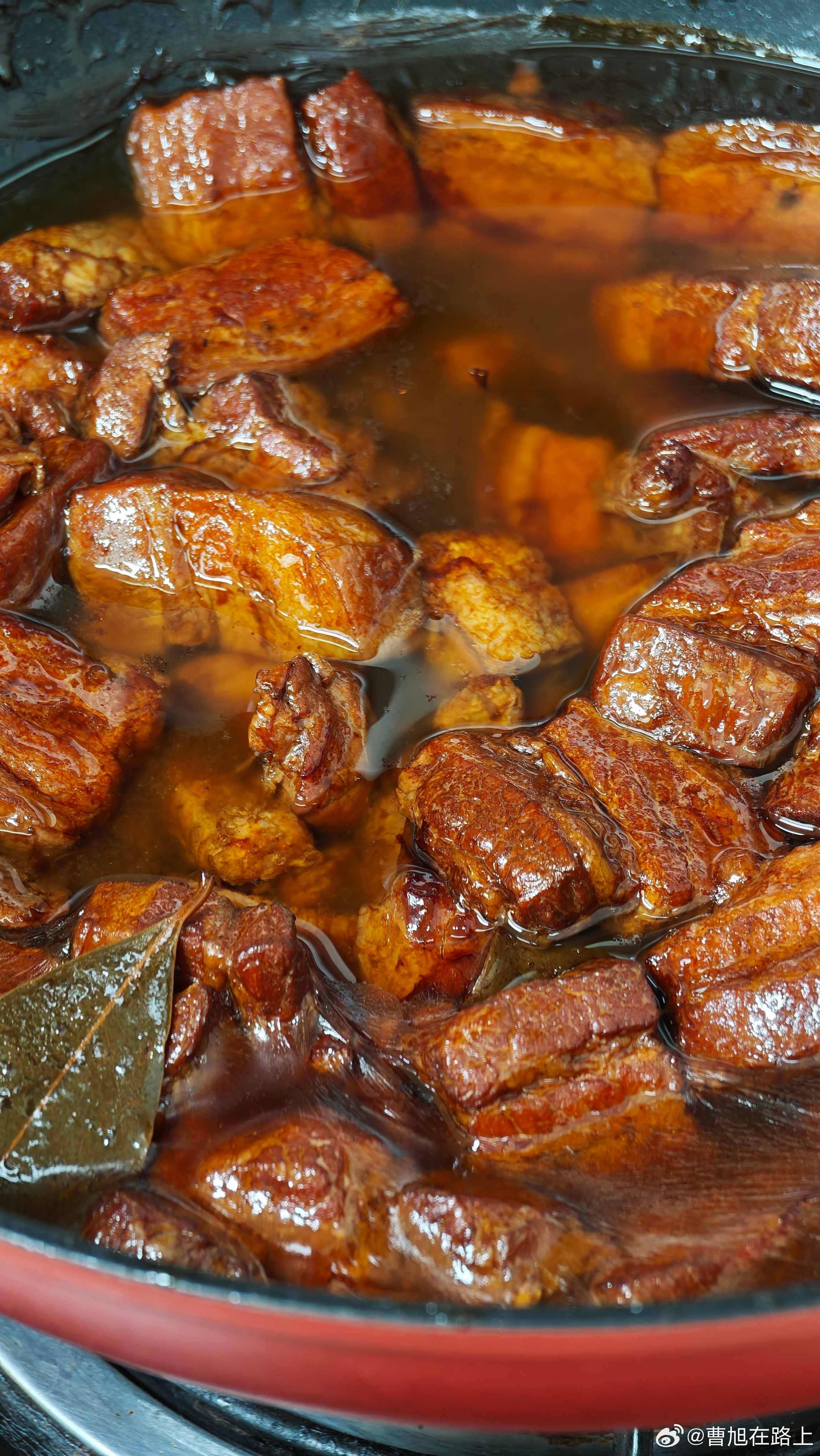 对不起了大伙 我要放毒了红烧肉的肉夹椒盐儿烧饼烧饼我排队刚刚出炉的红烧肉刚刚大火