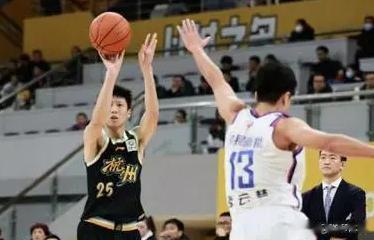 北京时间12月23日19：35，CBA常规赛第20轮，浙江东阳光主场迎战北控男篮
