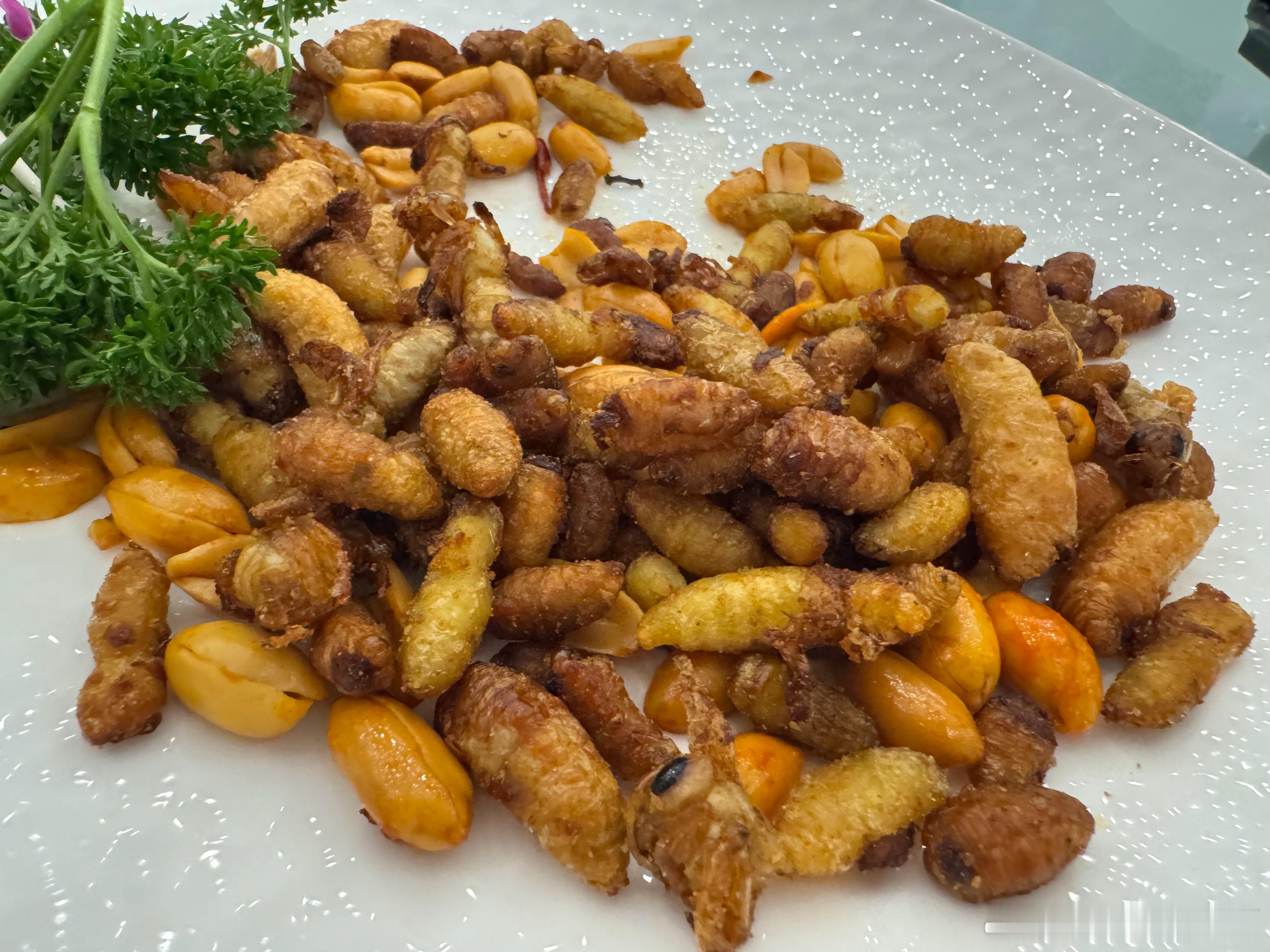 昨天乡下喝喜酒的一道菜你们猜猜是啥？我真的好爱农村喜酒啊能吃到一些超接地气的美食