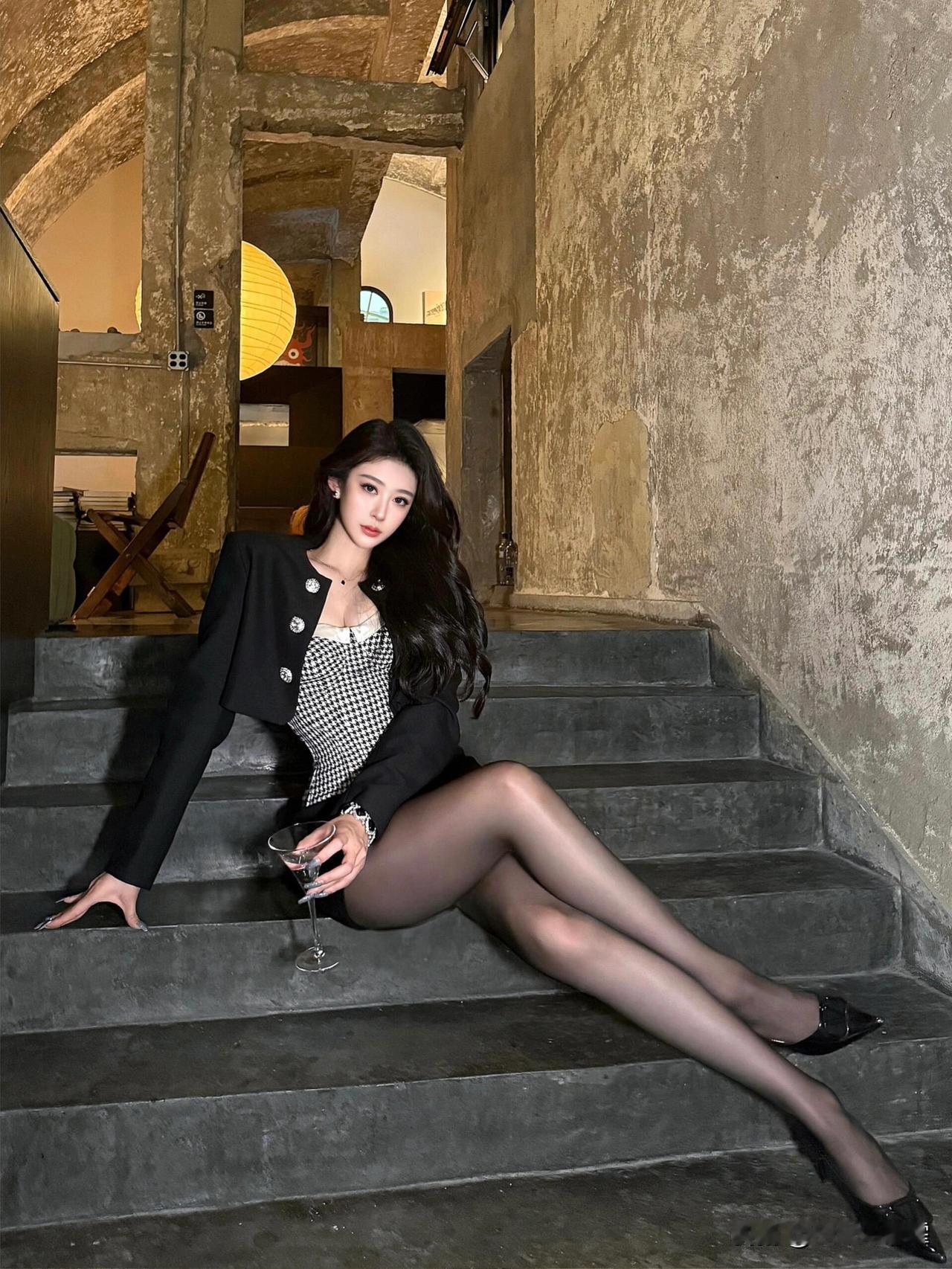 身材重要还是脸蛋重要呢？御姐 穿搭 大长腿 高跟丝袜